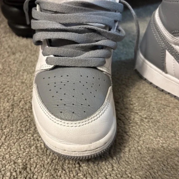 YOUTH Nike Jordan 1's gray/white retro high OG stealth. SIZE 4 -**NO BOX - Picture 15 of 16